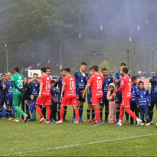 Molestia en Xelajú por el arbitraje en la derrota ante Cobán - Liga Guate