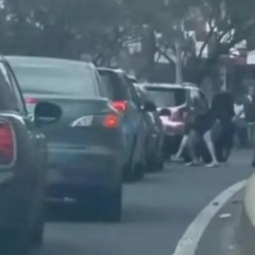 Conductores paralizan el tráfico en el Anillo Periférico por una pelea ,Redes sociales.