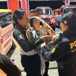 El menor fue entregado a la PNC para el seguimiento respectivo del caso. ,Bomberos Voluntarios