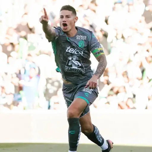 James Rodríguez en el partido entre Santos Laguna y León - instagram @clubleon_oficial