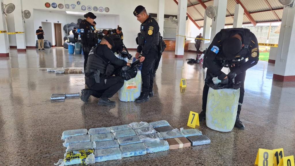 Confirman hallazgo de 170 paquetes de cocaína y una captura | PNC