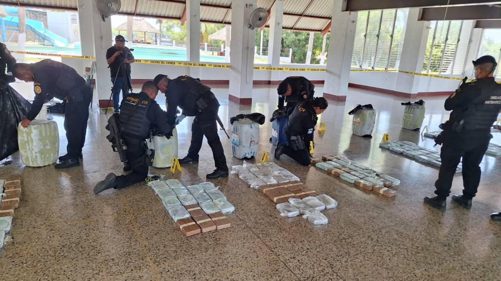 Confirman hallazgo de 170 paquetes de cocaína y una captura | PNC