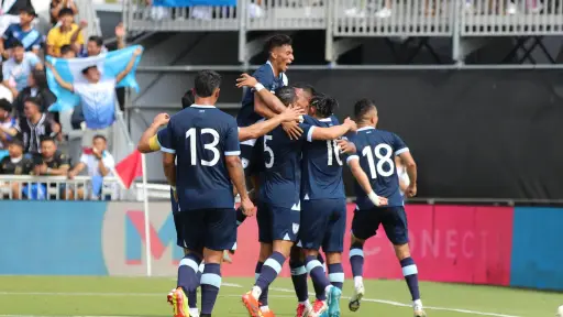 Una genialidad de Olger Escobar le da el triunfo a Guatemala ante Honduras