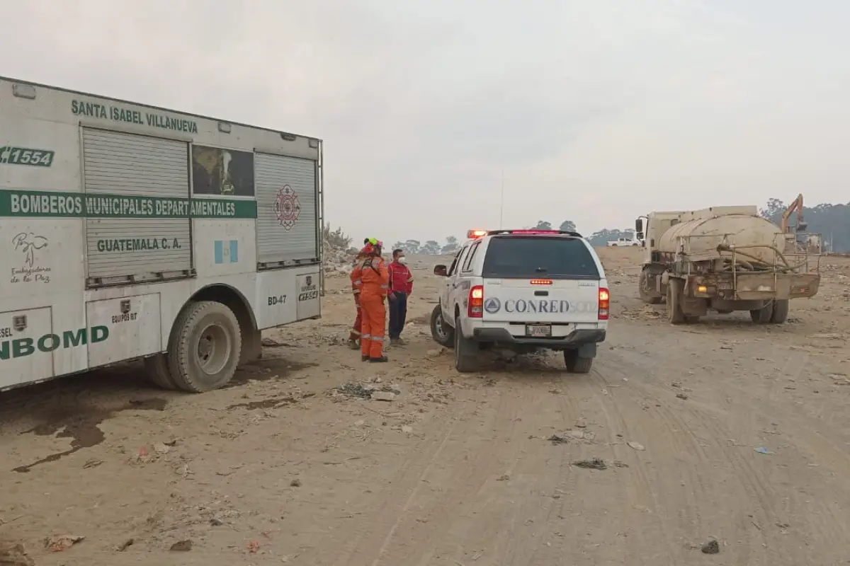 Conred gestiona acciones para combatir el incendio de AMSA, que tiene relación directa con la calidad del aire en la capital y sus alrededores., Conred.