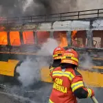 Bomberos apagan incendio en avenida Petapa ,Foto Bomberos Municipales