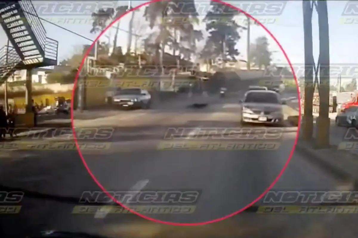 Video muestra a motorista accidentado., Captura de pantalla video X.