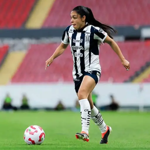 Ana Lucía Martínez durante una acción anoche ante Atlas 