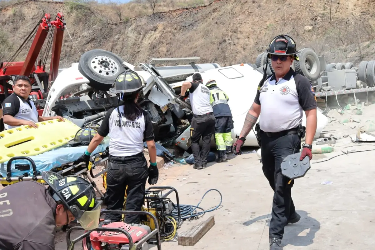 Accidente de tráiler en Km. 35 ruta al Atlántico