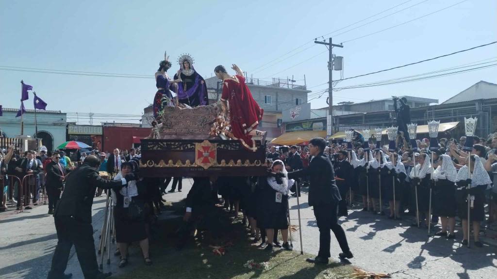 Fieles viven de cerca los sufrimientos de la Virgen María | Álex Meoño