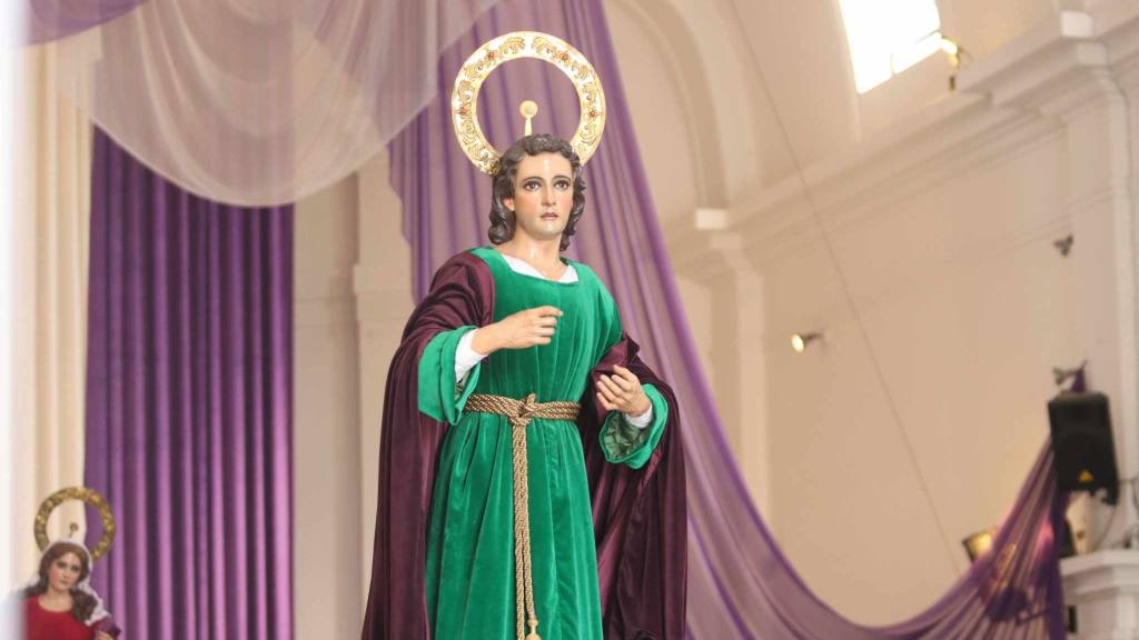 Fieles viven de cerca los sufrimientos de la Virgen María | Álex Meoño