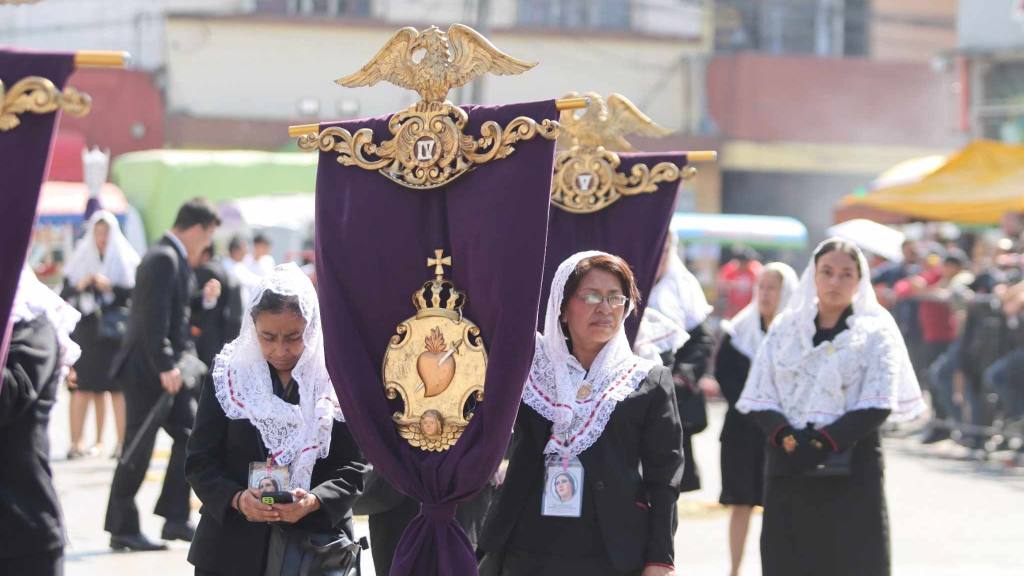 Fieles viven de cerca los sufrimientos de la Virgen María | Álex Meoño