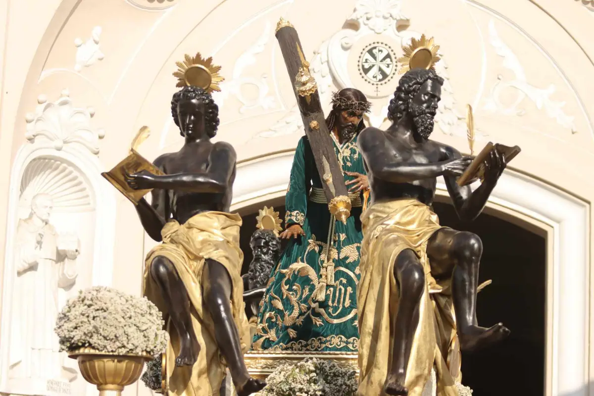 La imagen de Jesús Nazareno de la Buena Muerte estuvo acompañada por los cuatro evangelistas: San Mateo, San Juan, San Lucas y San Marcos. , Álex Meoño.