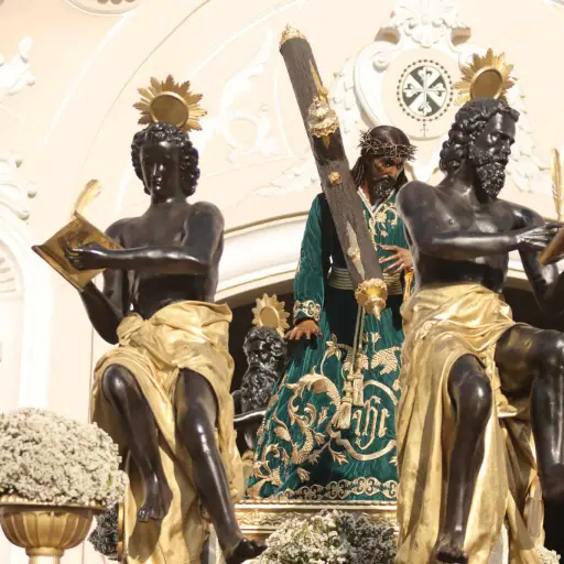 La imagen de Jesús Nazareno de la Buena Muerte estuvo acompañada por los cuatro evangelistas: San Mateo, San Juan, San Lucas y San Marcos.  ,Álex Meoño.