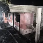 Cuatro inmuebles fueron consumidos en su totalidad por el incendio. ,Bomberos Voluntarios