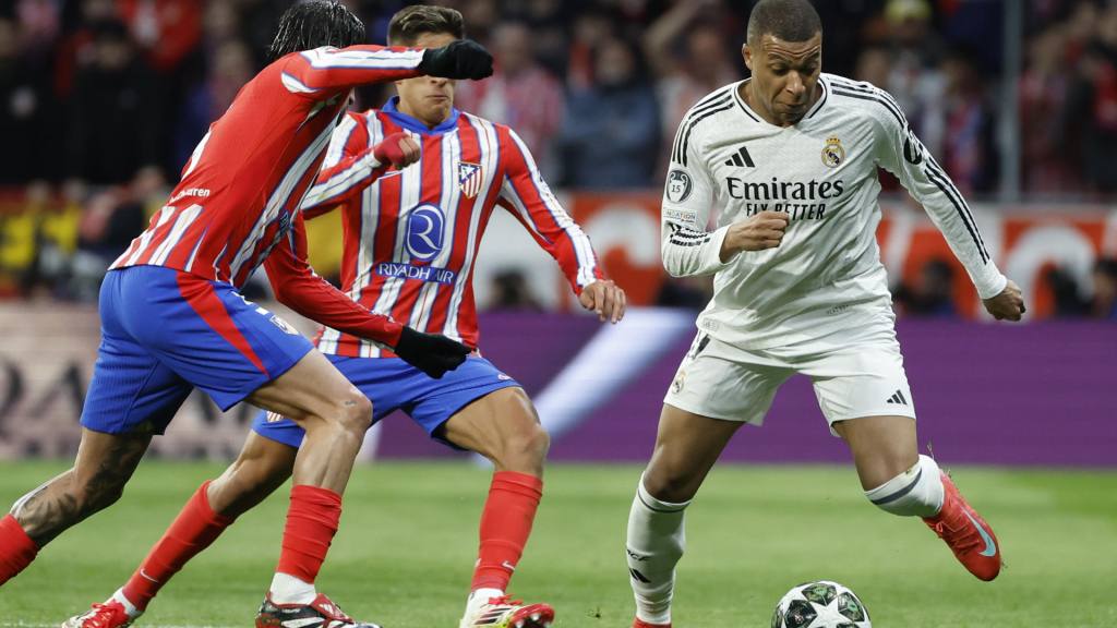 Partido entre Atlético de Madrid y Real Madrid por los octavos de final de la Champions League | EFE