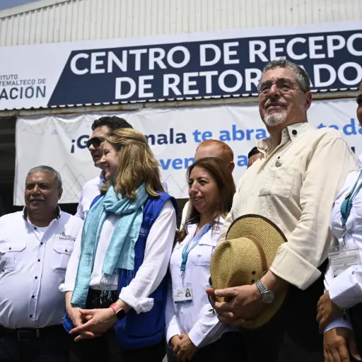 Arévalo abre centro para deportados en la frontera con México