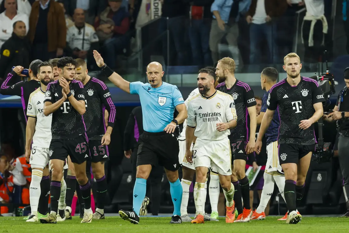 El polaco Szymon Marciniak ha sido designado como el árbitro principal para el trascendental encuentro entre Atlético de Madrid y Real Madrid, correspondiente a la vuelta de los octavos de final de la Liga de Campeones de la UEFA - EFE