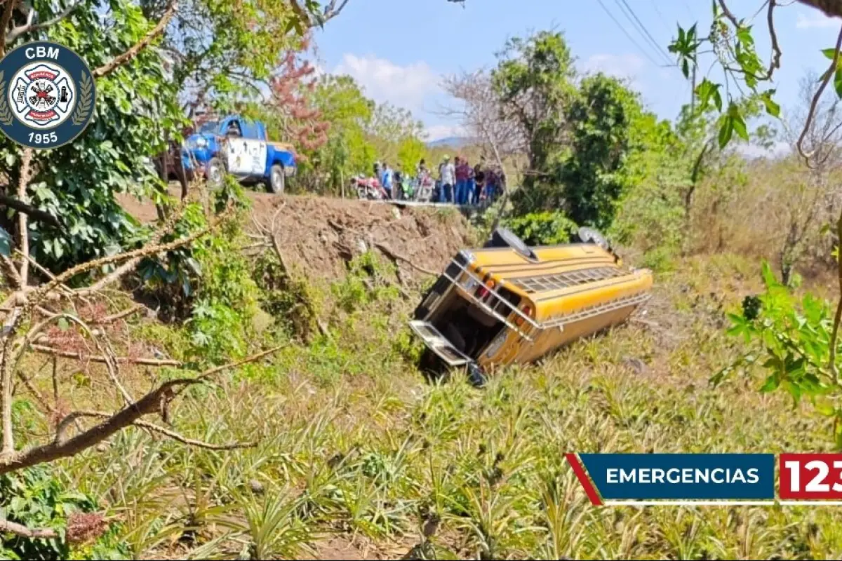 heridos tras accidente de bus en Villa Canales