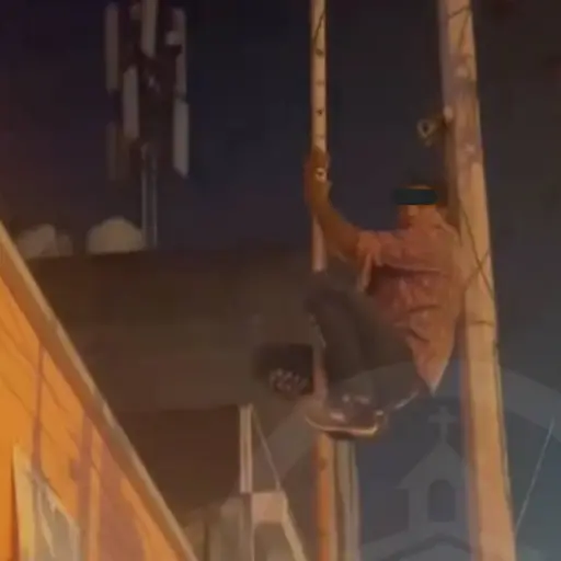 Insólita reacción de hombre se vuelve viral. ,Captura de pantalla video de Facebook.