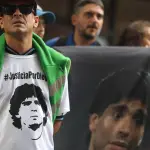 Personas siguen muy de cerca el juicio por la muerte de Diego Maradona 