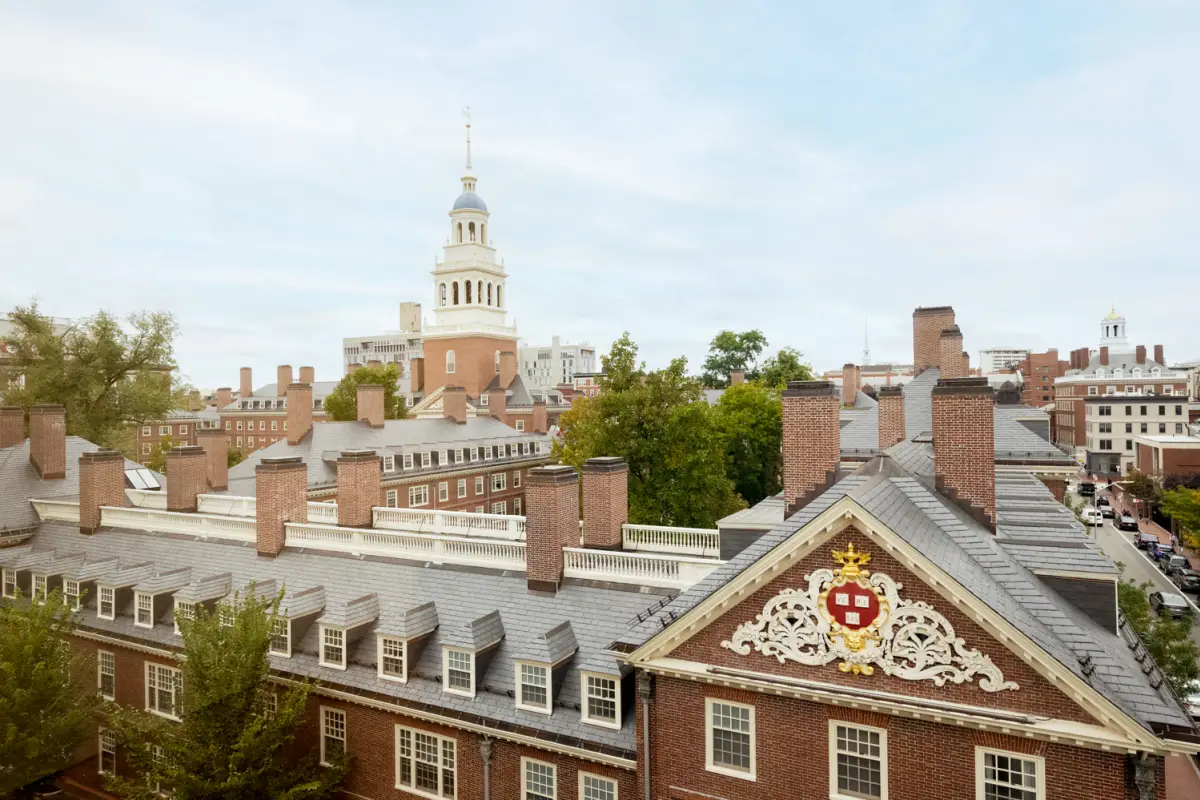 Harvard cubrirá los gastos de matrícula, comida, alojamiento y más., Redes sociales