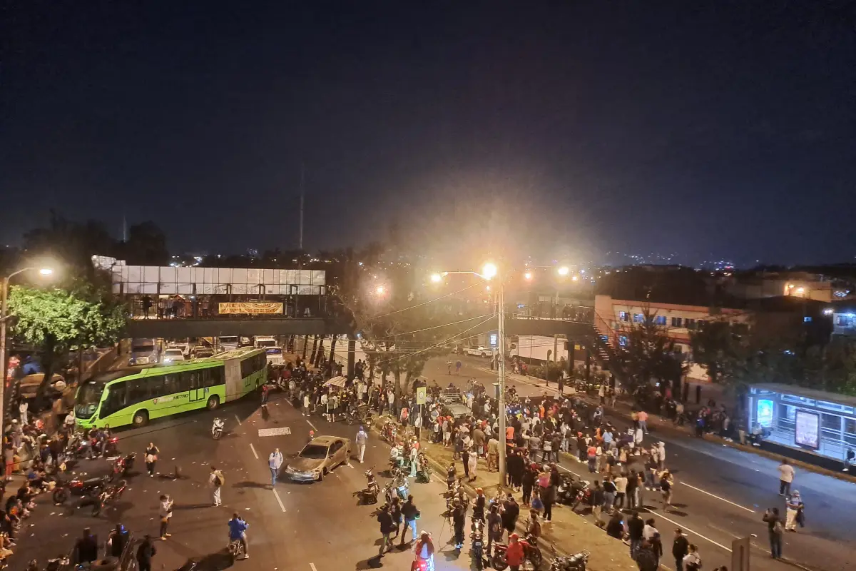 El seguro obligatorio provocó más de 20 bloques en la capital de Guatemala. , Foto Omar Solís