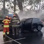 Vehículo prende en llamas en la zona 13