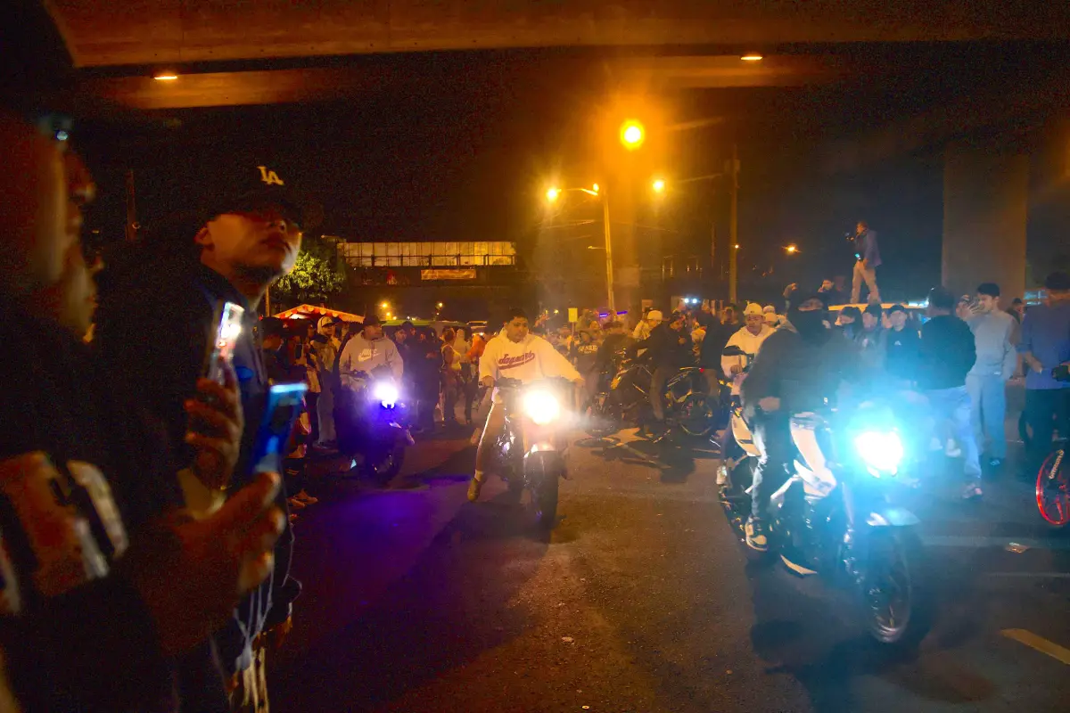 Carreras clandestinas en La Bethania. , Omar Solís.