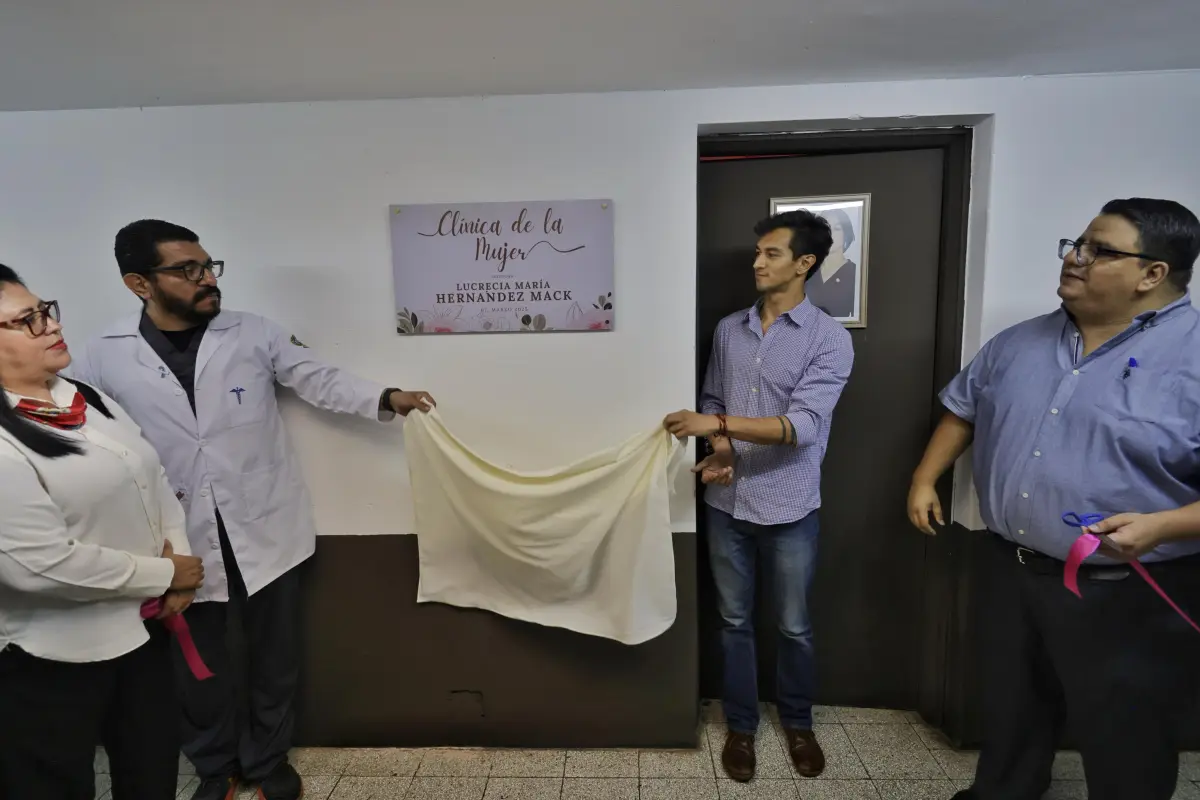 Inauguran la clínica de la mujer “Lucrecia Hernández Mack”