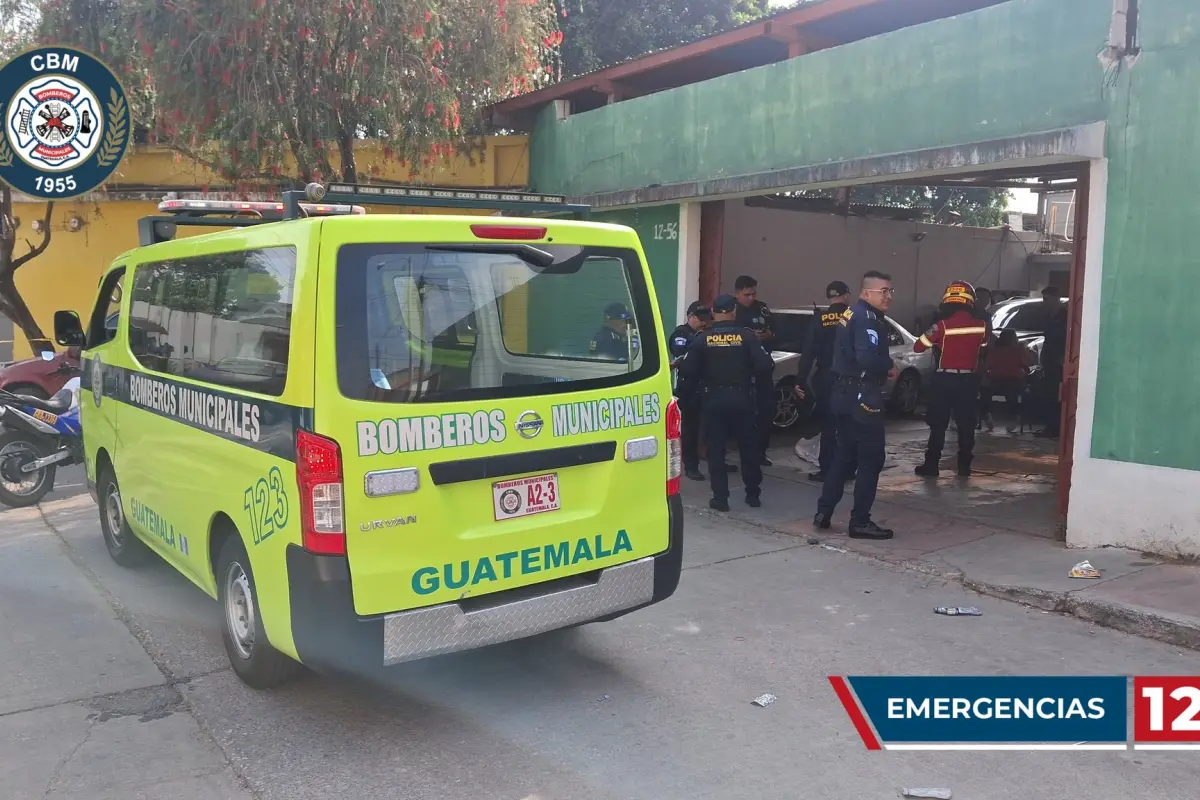 El menor murió en la terraza de una vivienda de la zona 13., Foto Bomberos Municipales