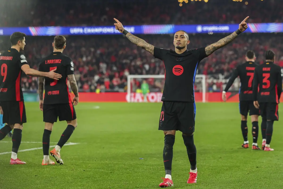 Celebración de Raphinha ante el Benfica - EFE