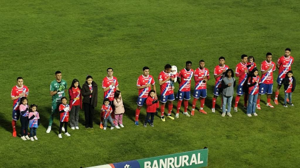 Partido entre Xelajú MC y Achuapa por la jornada 12 del Clausura 2025 | Willber Colloy