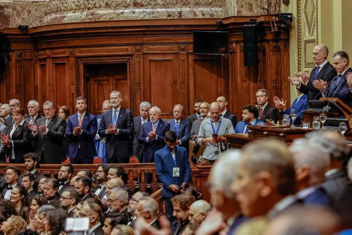 El mandatario Bernardo Arévalo participó en la investidura del presidente de Uruguay, Yamandú Orsien., Gobierno de Guatemala