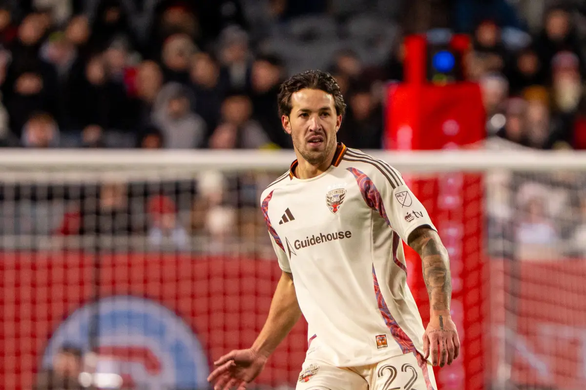 Aaron Herrera colabora en el empate del DC United ante Chicago Fire - DC UniteD