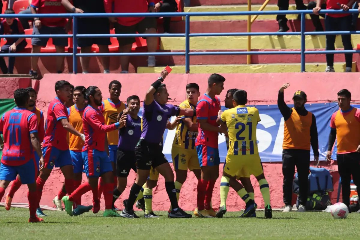 Partido entre Municipal vs. Cobán Imperial - Alex Meoño