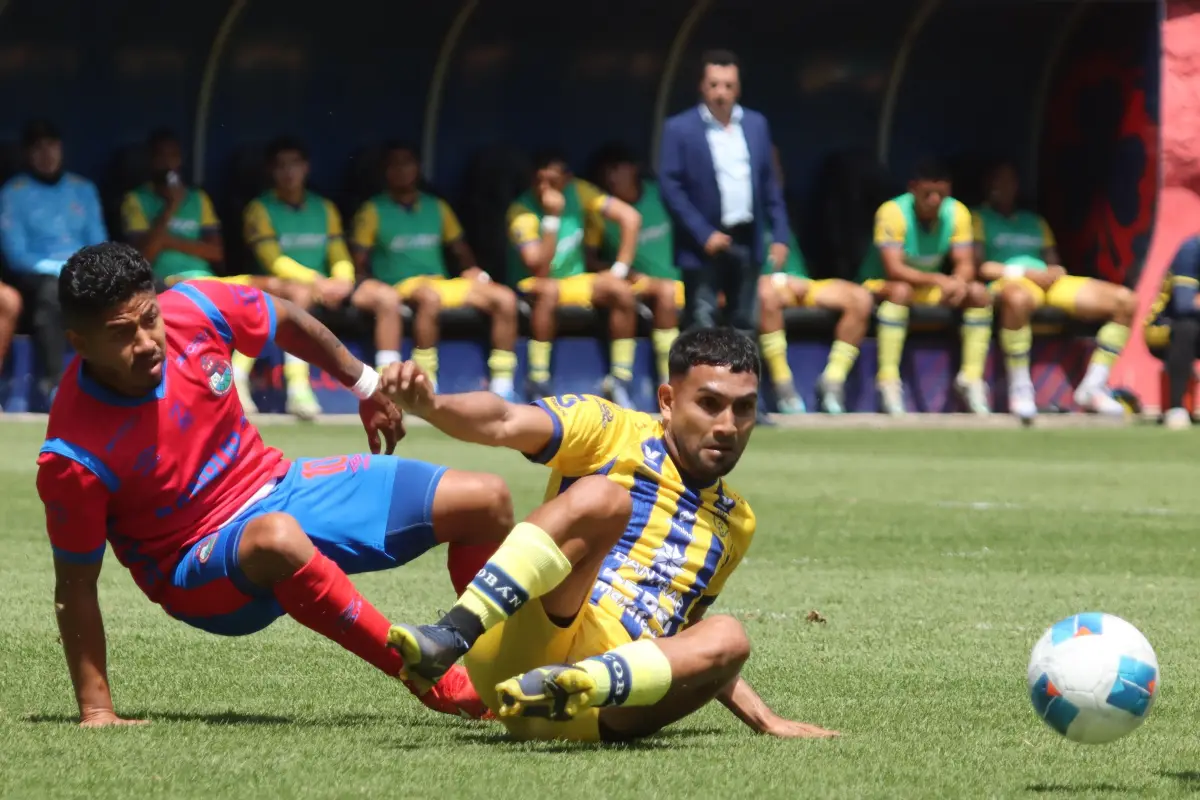 Partido entre Municipal y Cobán Imperial en El Trébol - Alex Meoño