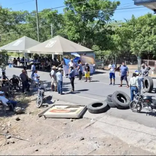 El cierre en el ingreso a Ciudad Pedro de Alvarado se mantuvo por al menos cinco días. ,Redes sociales.