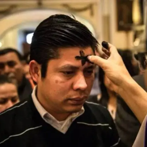 La imposición de la cruz de ceniza.  ,Archivo /Emisoras Unidas