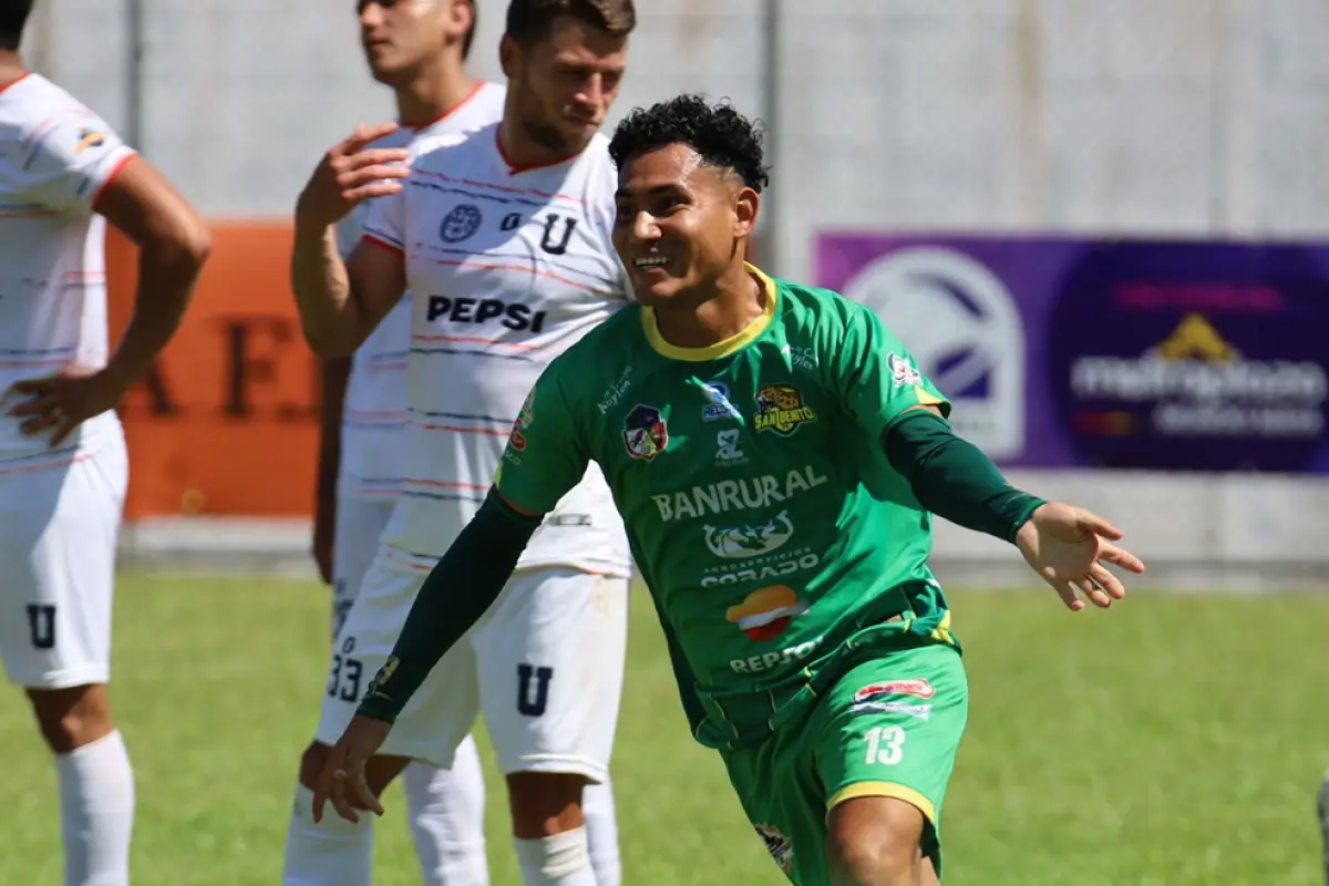 San Benito le quitó el invicto a Universidad 