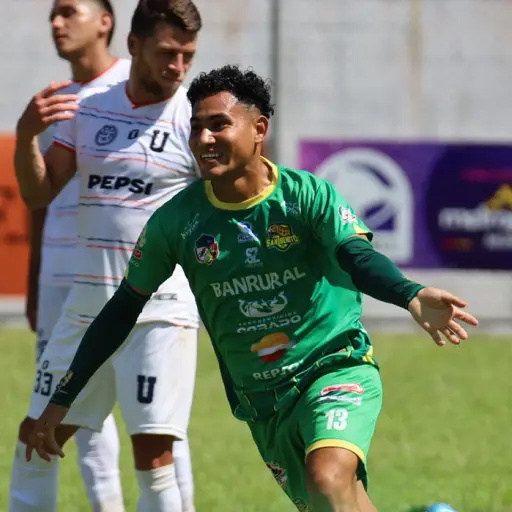 San Benito le quitó el invicto a Universidad 