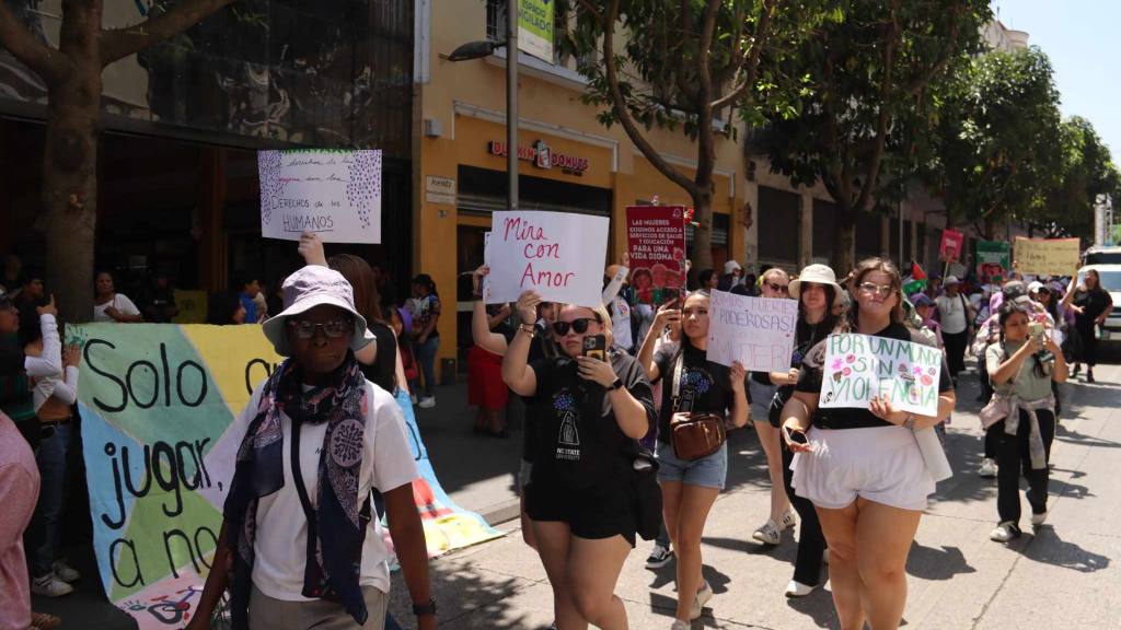 Mujeres hacen sentir si voz en el Centro Histórico en el 8M | Álex Meoño