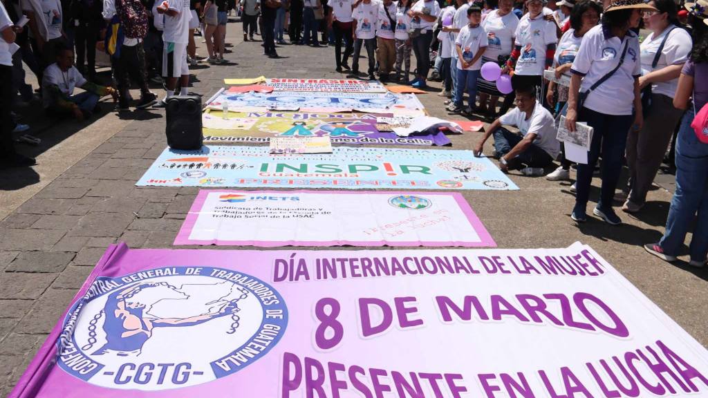 Mujeres hacen sentir si voz en el Centro Histórico en el 8M | Álex Meoño