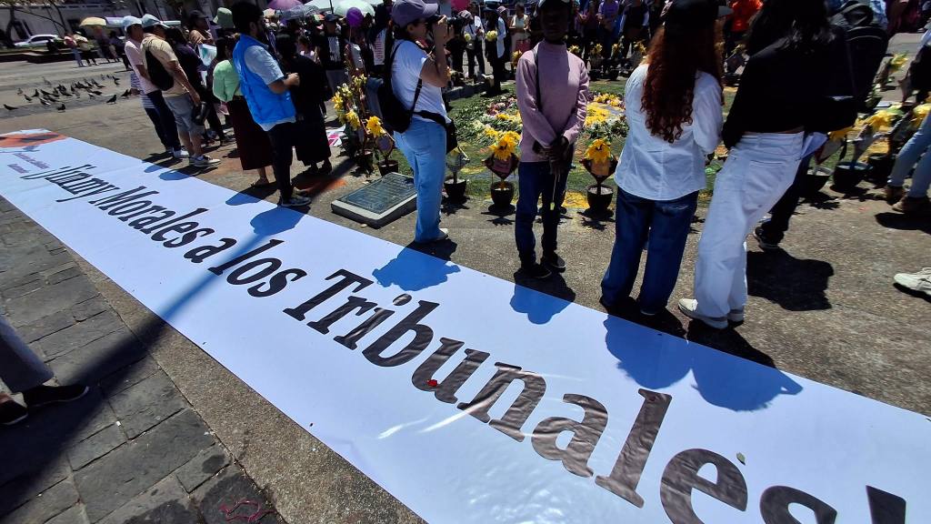 Mujeres hacen sentir si voz en el Centro Histórico en el 8M | Álex Meoño