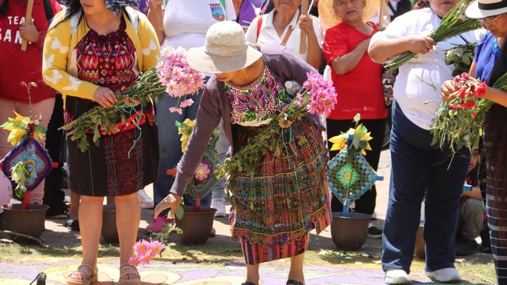 Mujeres hacen sentir si voz en el Centro Histórico en el 8M | Álex Meoño