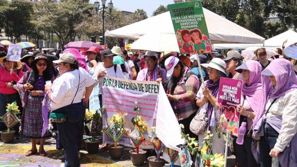 Mujeres hacen sentir si voz en el Centro Histórico en el 8M | Álex Meoño