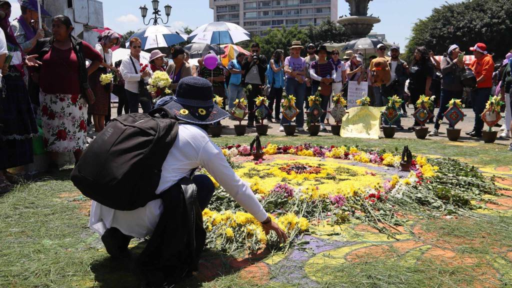 Mujeres hacen sentir si voz en el Centro Histórico en el 8M | Álex Meoño