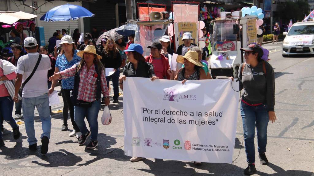 Mujeres hacen sentir si voz en el Centro Histórico en el 8M | Álex Meoño