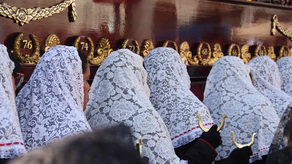 Procesión de Jesús de los Milagros destaca la fe de las mujeres | Álex Meoño