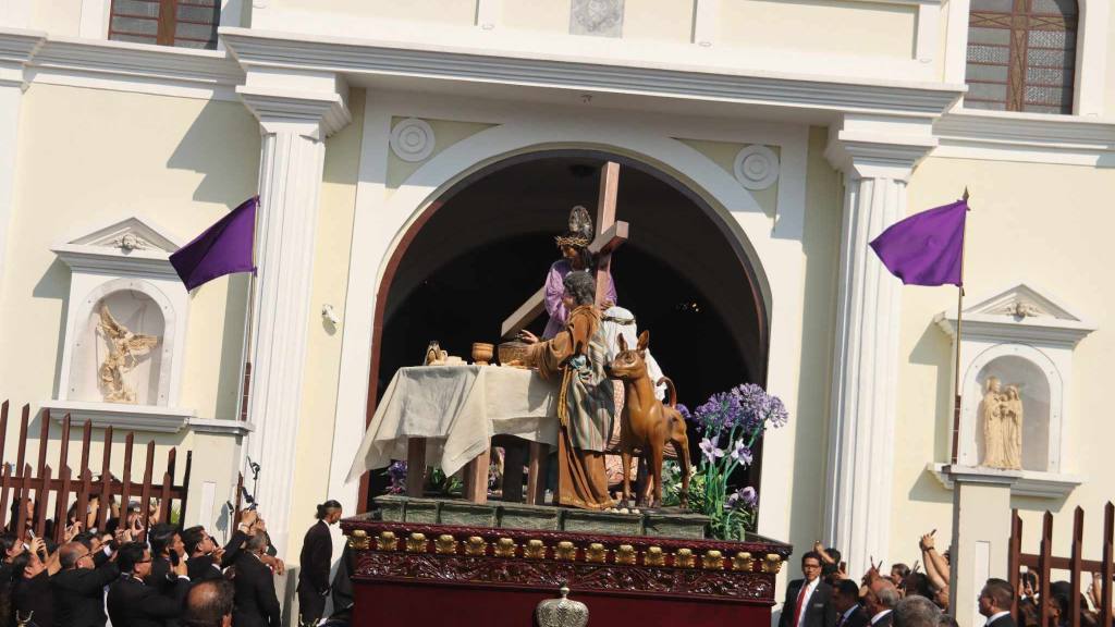 Procesión de Jesús de los Milagros destaca la fe de las mujeres | Álex Meoño