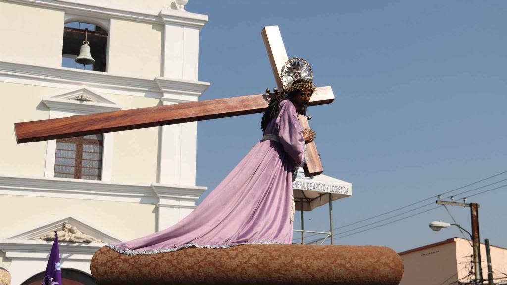 Procesión de Jesús de los Milagros destaca la fe de las mujeres | Álex Meoño